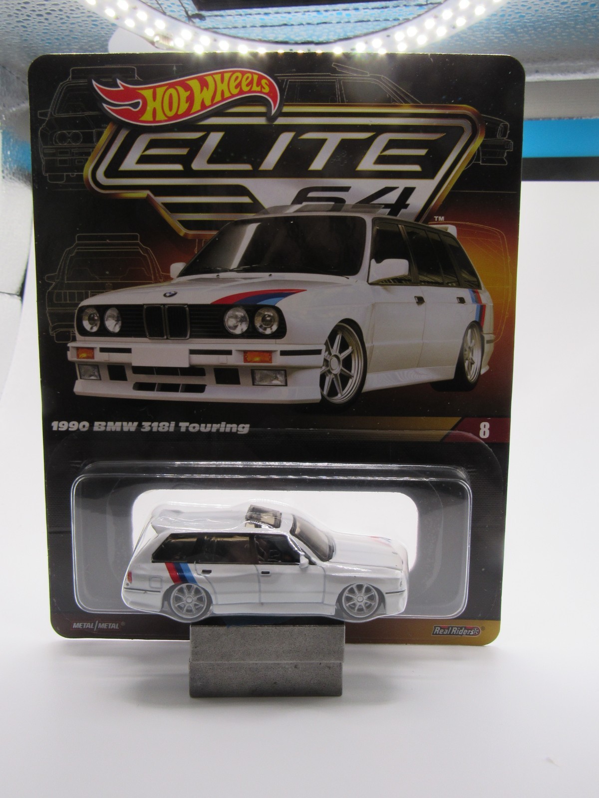 Hot Wheels Elite 64 #8 1990 BMW 318i Touring White 1:64 Diecast Real Rider HNJ60