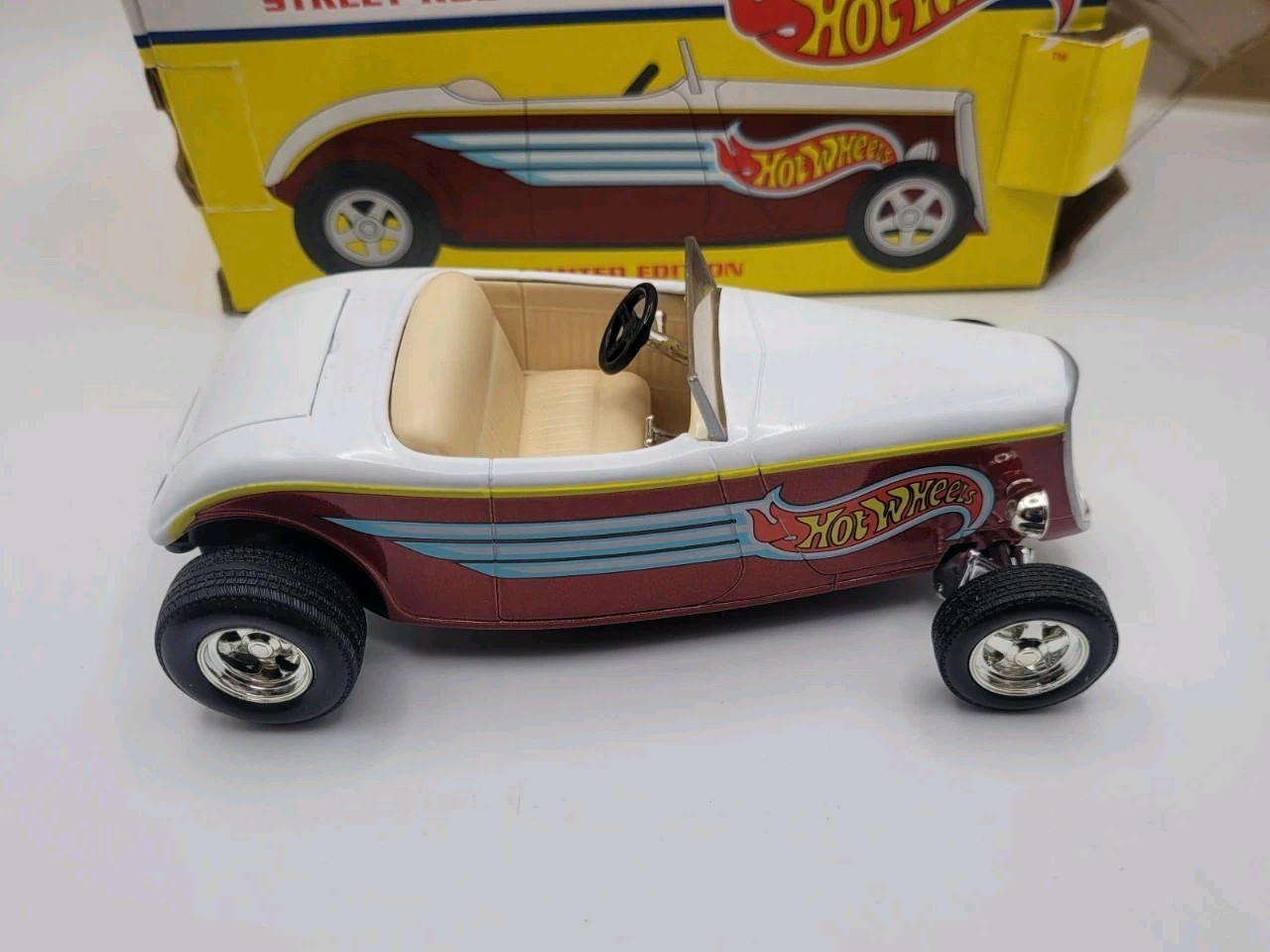 Hot Wheels Limited Edition 1933 Ford Roadster Street Rod