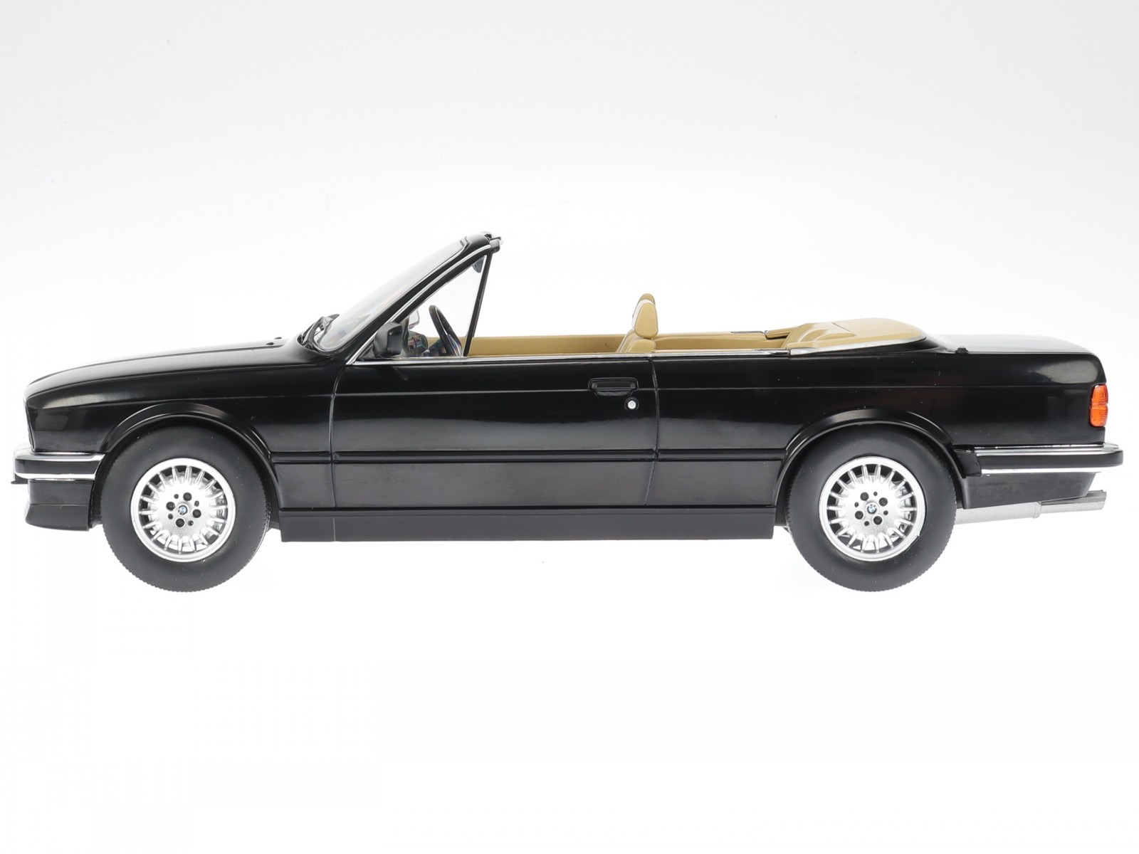 BMW e30 325i Convertible 1985 black 3er-series diecast modelcar 18153 MCG 1:18