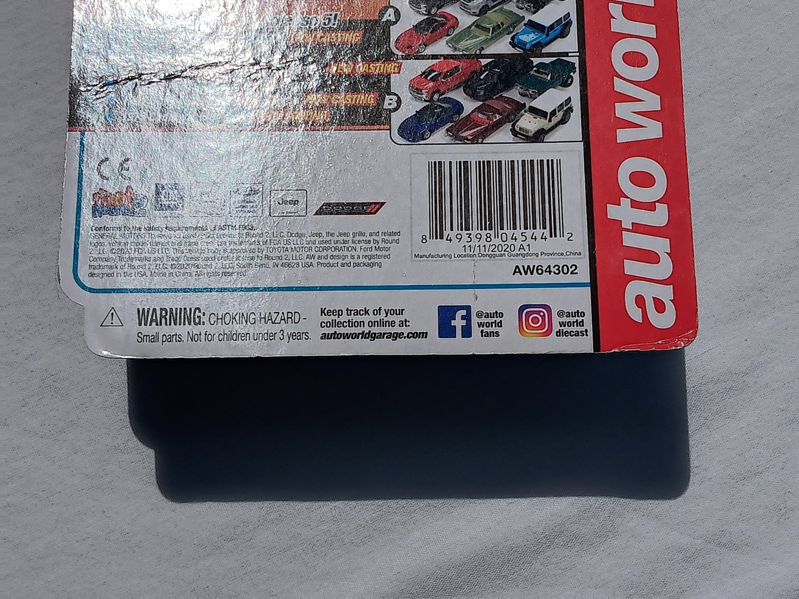 Auto World 1981 Chevy Silverado 10 Fleetside 1/64