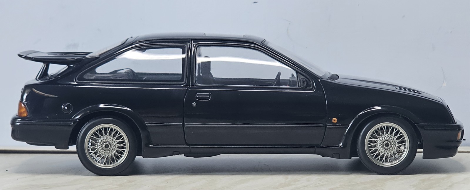 Autoart 1:18 Ford Sierra RS Cosworth black Damaged