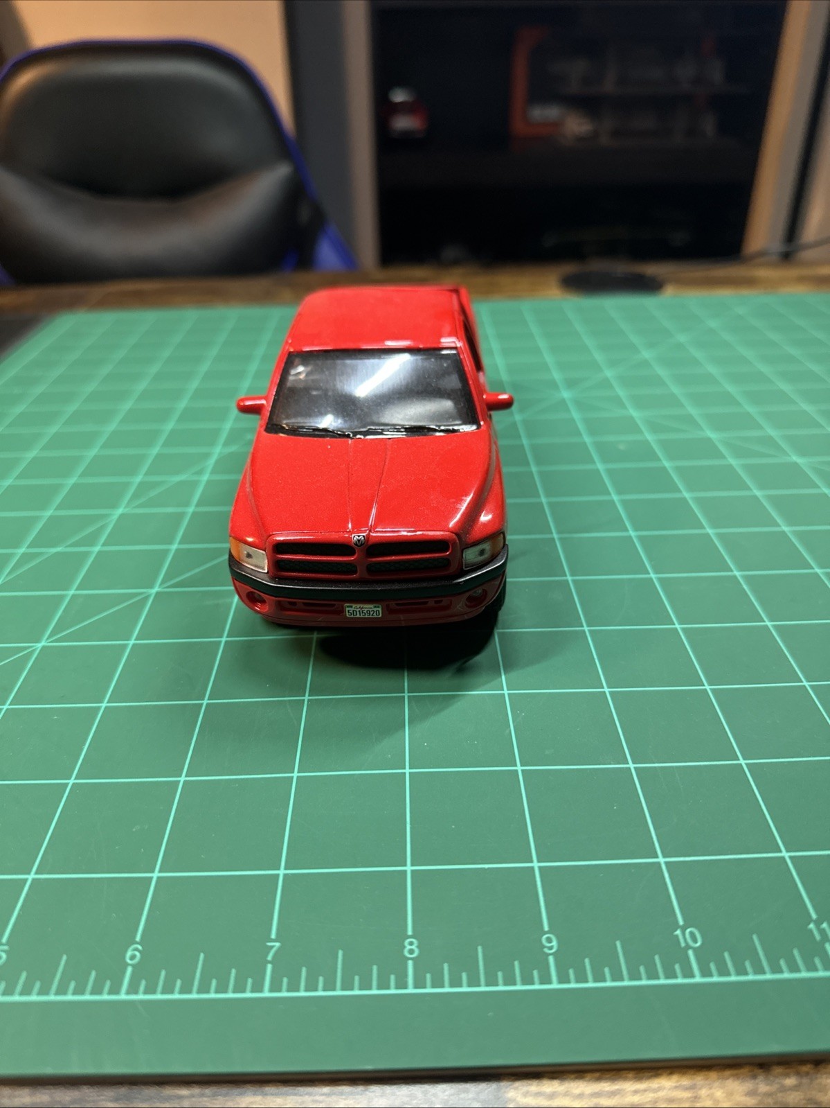Welly Dodge Ram Quad Cab 1500 Sport Pickup Truck Red Diecast 1:24 Scale