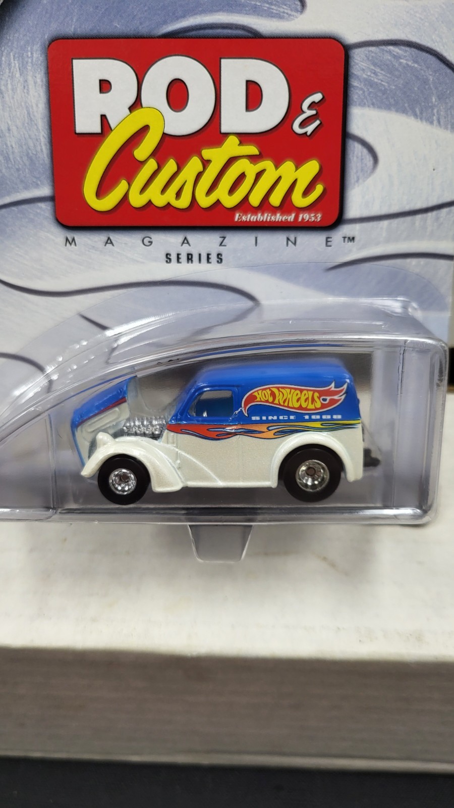 NIB 2002 ANGLIA PANEL DELIVERY VAN ROD & CUSTOM MAGAZINE HOT WHEELS HW 1/64 #4/4