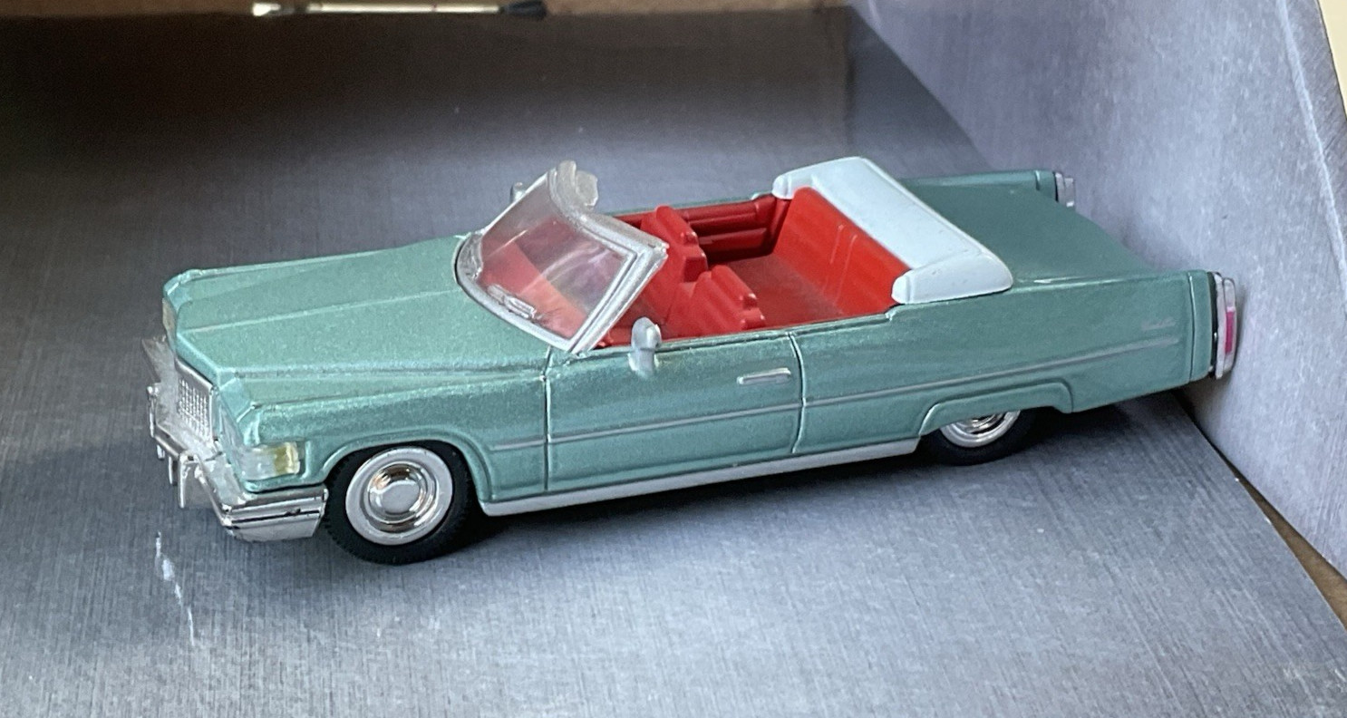 New Ray 1976 CADILLAC Coupe DeVille Convertible CADDY 1:43