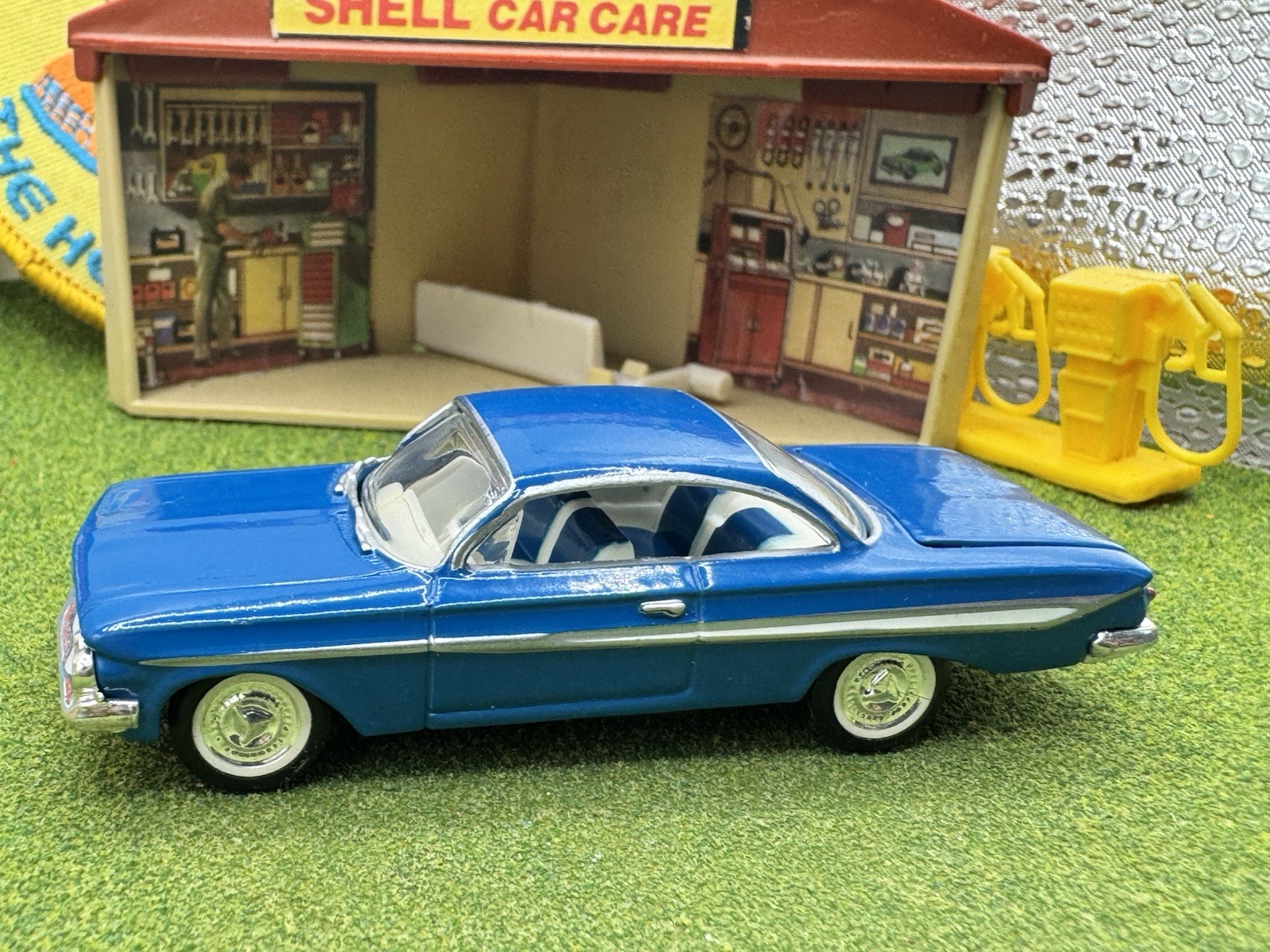 Revell 1961 Chevy Impala Diecast Car NM 1/64th Scale Issue #69 GM 2001