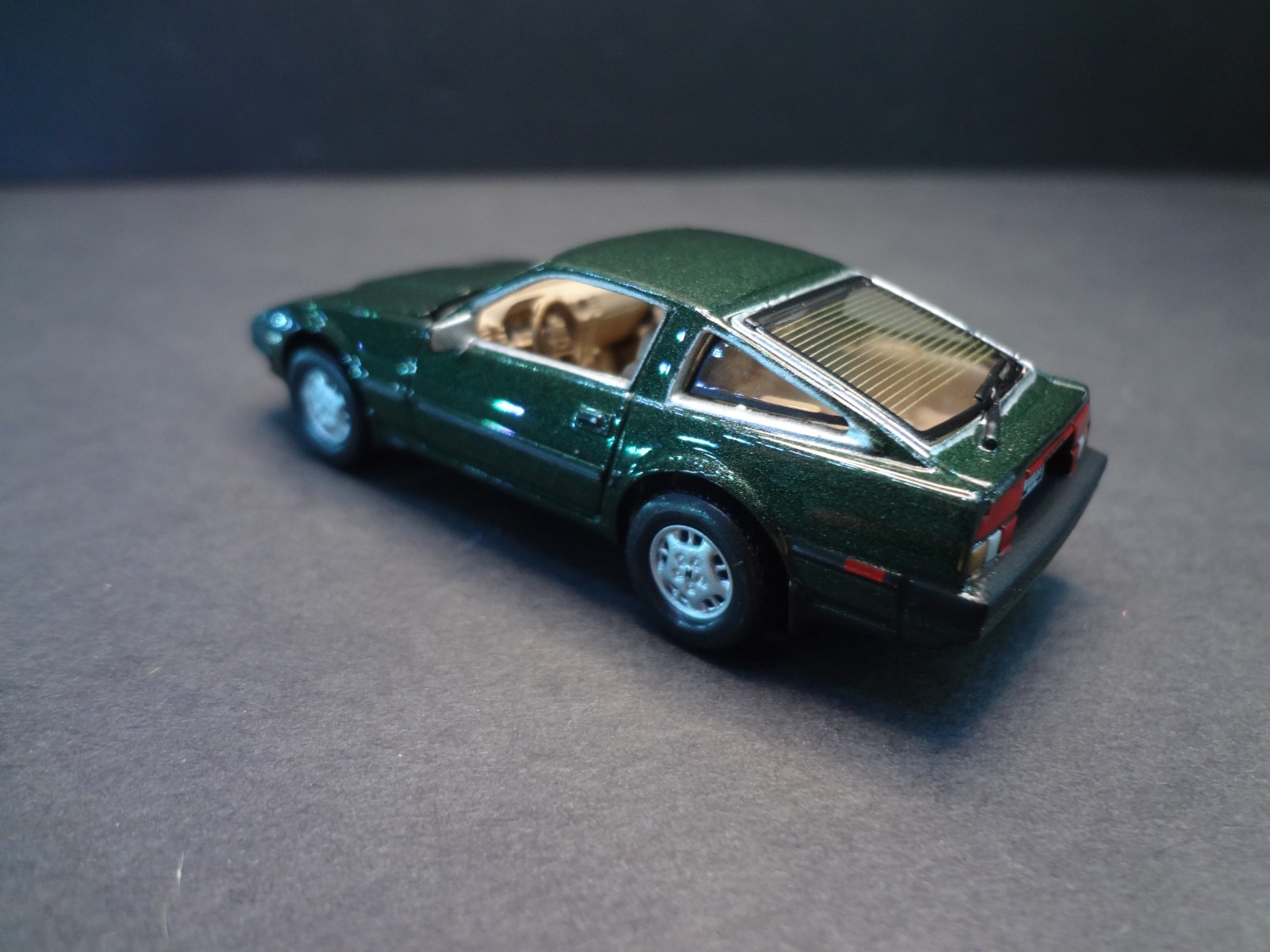 Johnny Lightning 1984 Nissan 300ZX dark green metallic – Loose 1:64