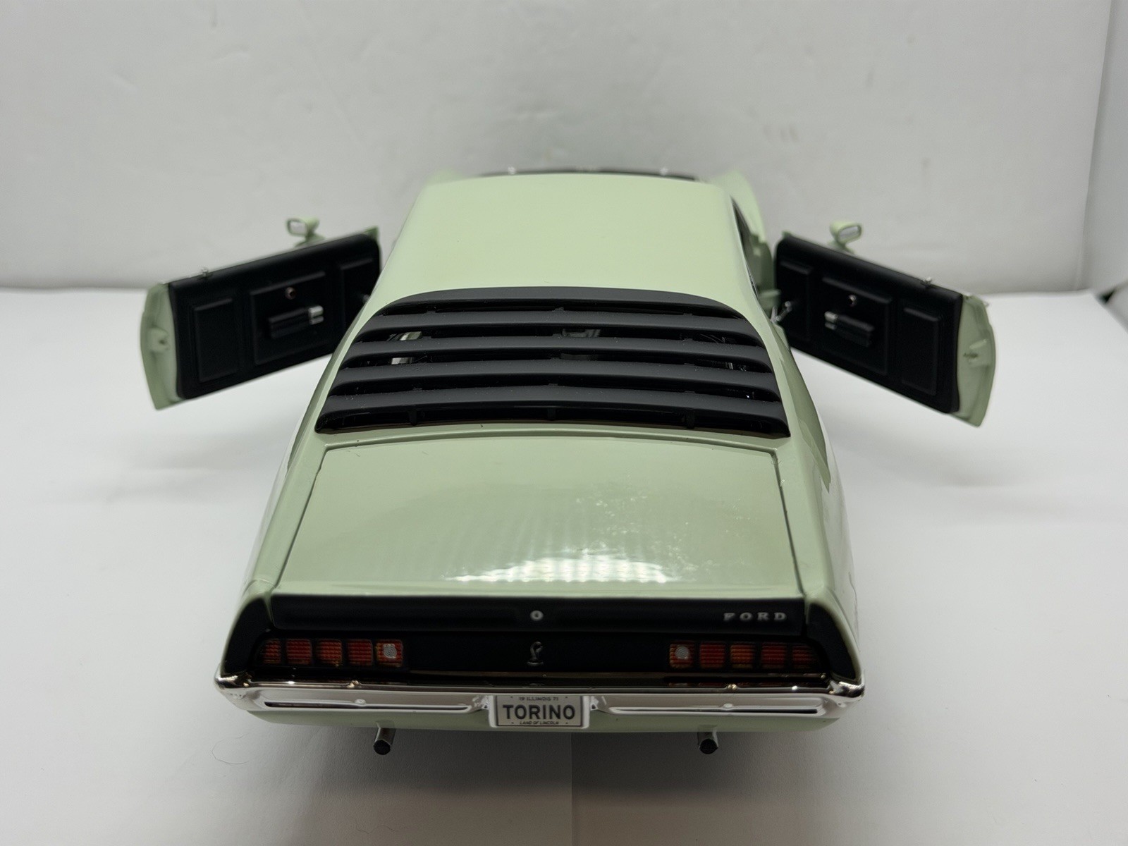 1971 Ford Torino GT Green 1:18 Scale Auto World Item 0054 Not in Box Bx7-4