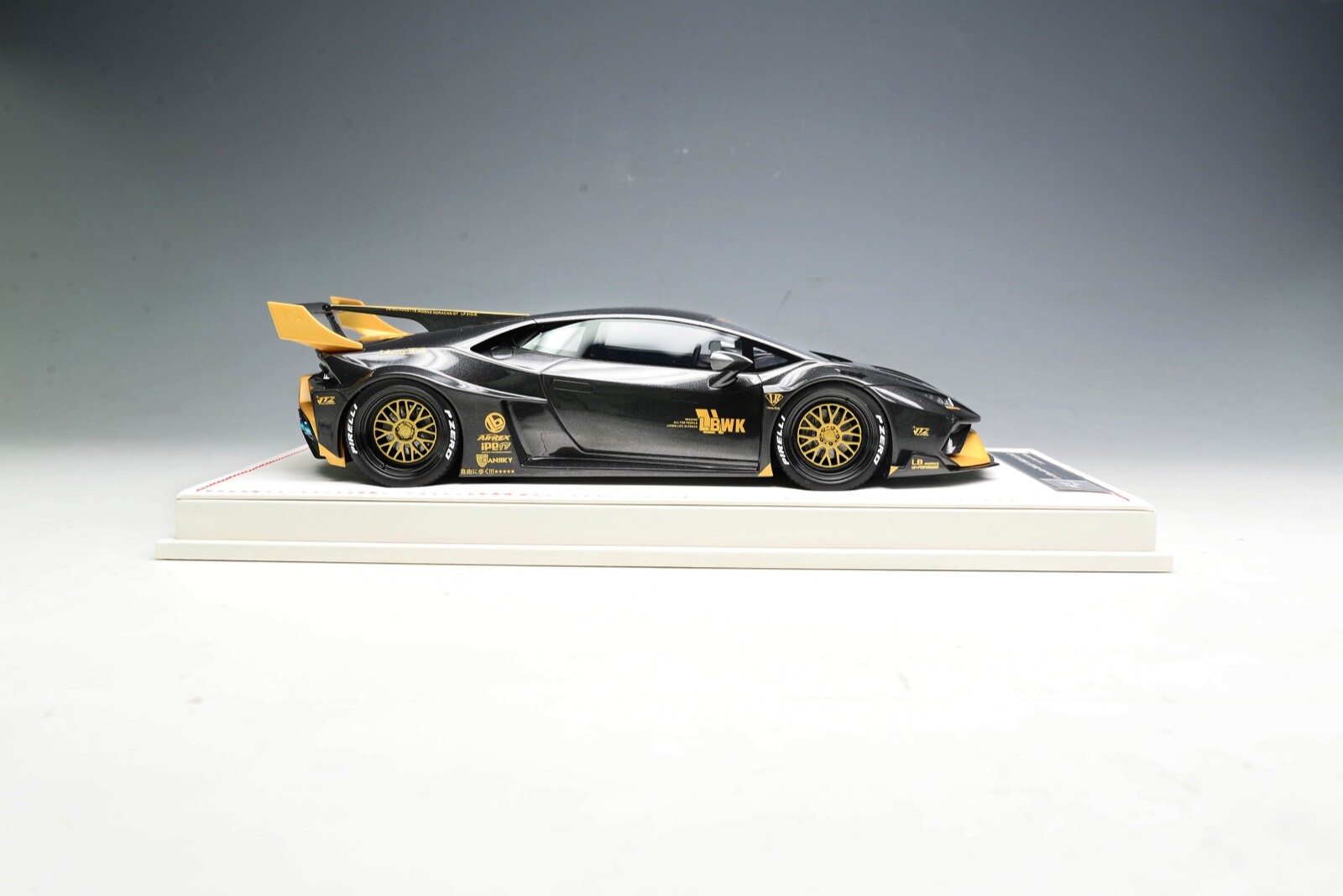 1/18 Ivy Models Lamborghini Huracan GT Liberty walk Black & Gold Leather 66 pcs