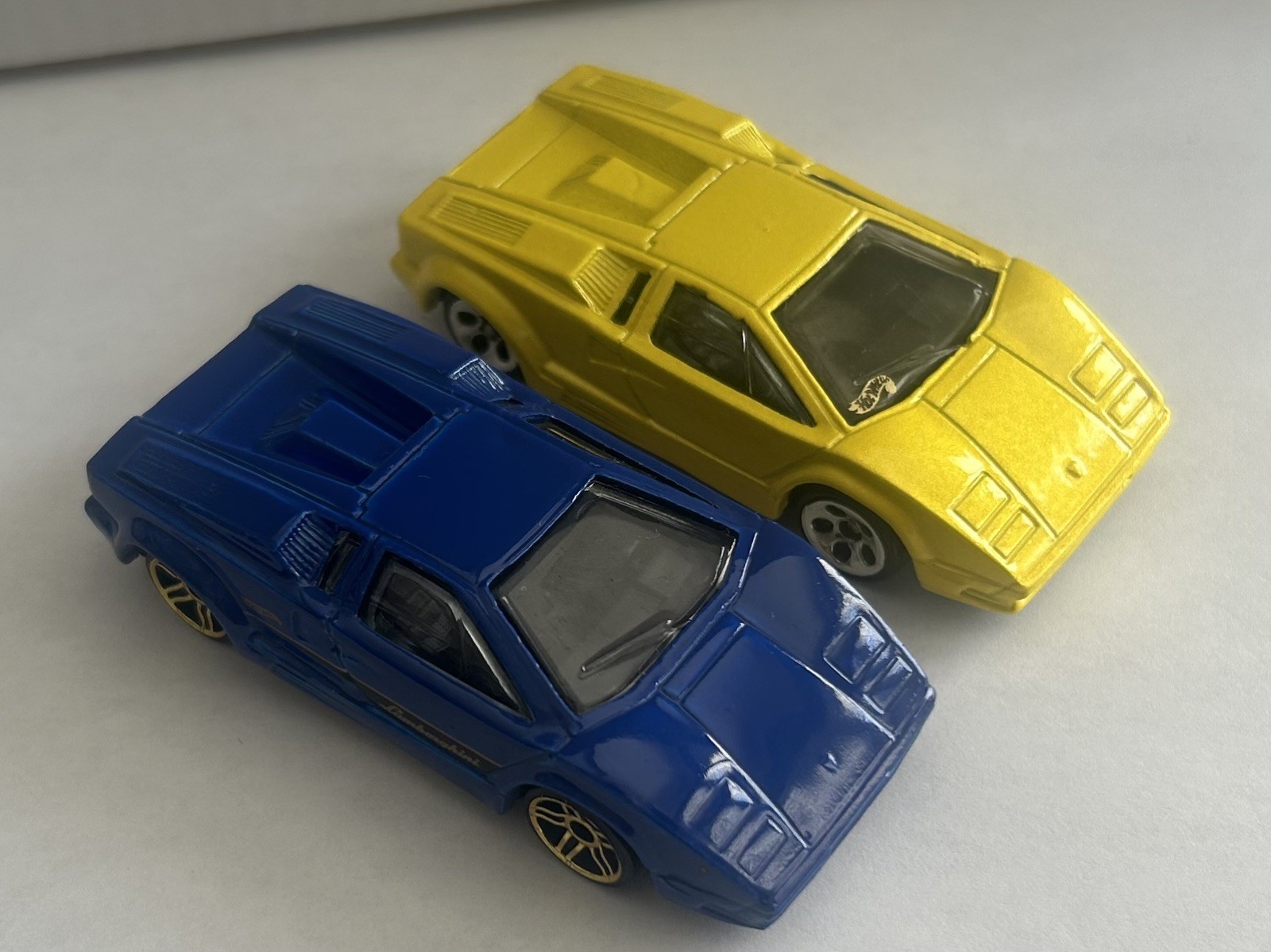 LOT OF 2 HOT WHEELS LAMBORGHINI COUNTACH BLUE AND YELLOW