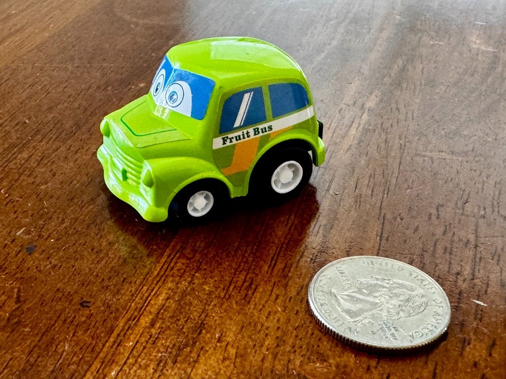 [FUNCORN TOYS] Superveloci 12 PACK – PullBack Microtraffic Trucks – Party Favors