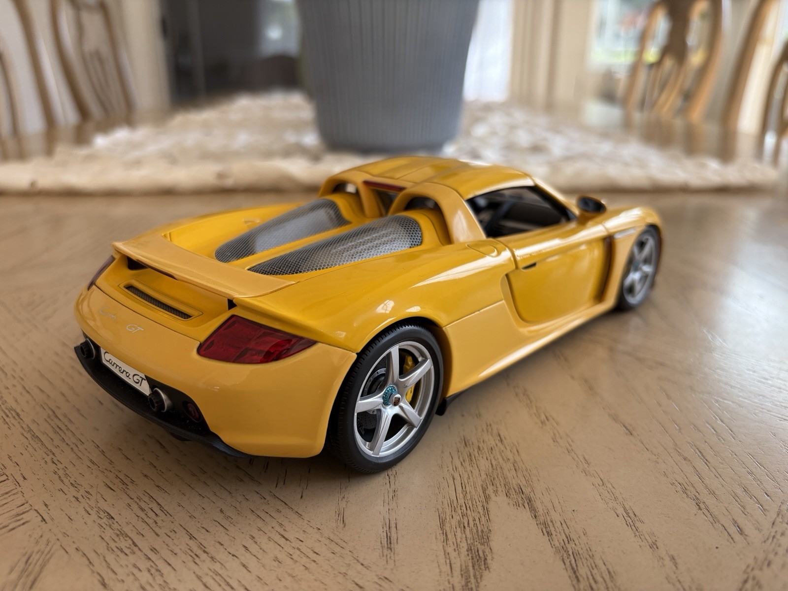 AUTOart Porsche Carrera GT 1:18 VERY RARE Yellow