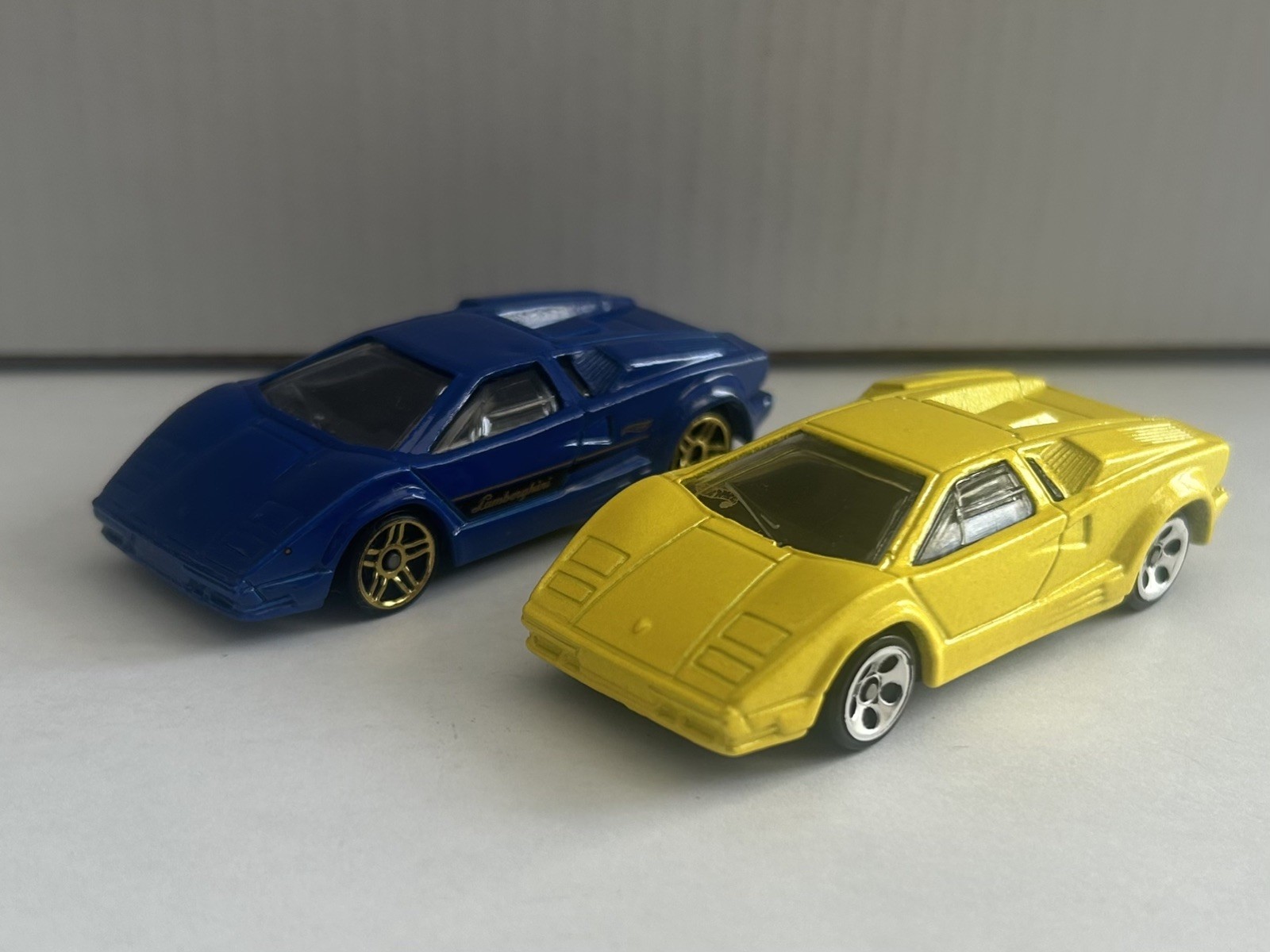 LOT OF 2 HOT WHEELS LAMBORGHINI COUNTACH BLUE AND YELLOW