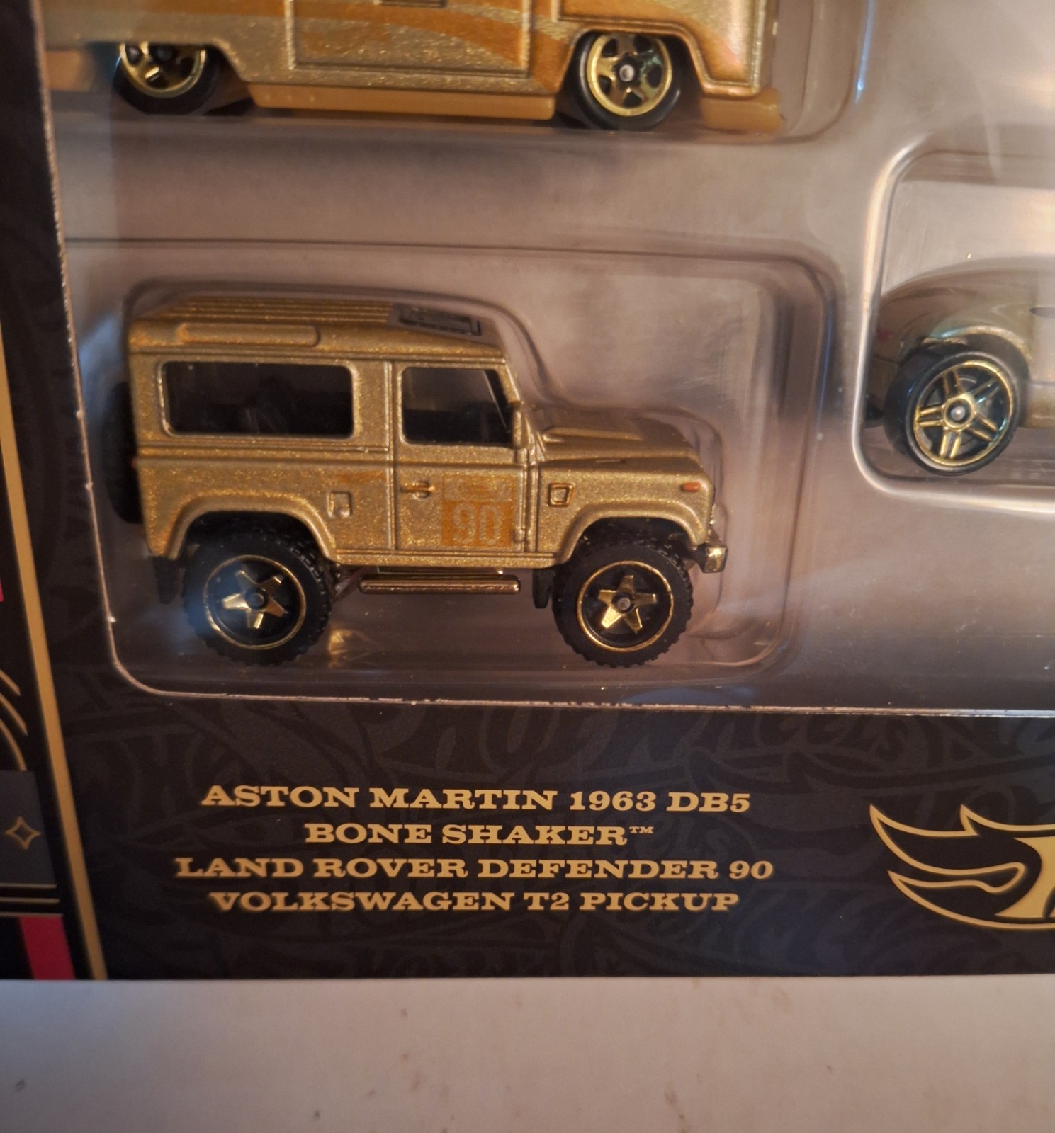 Hot Wheels FAO Schwarz 160 Years 8-Car Gift Set Gold Box Mattel