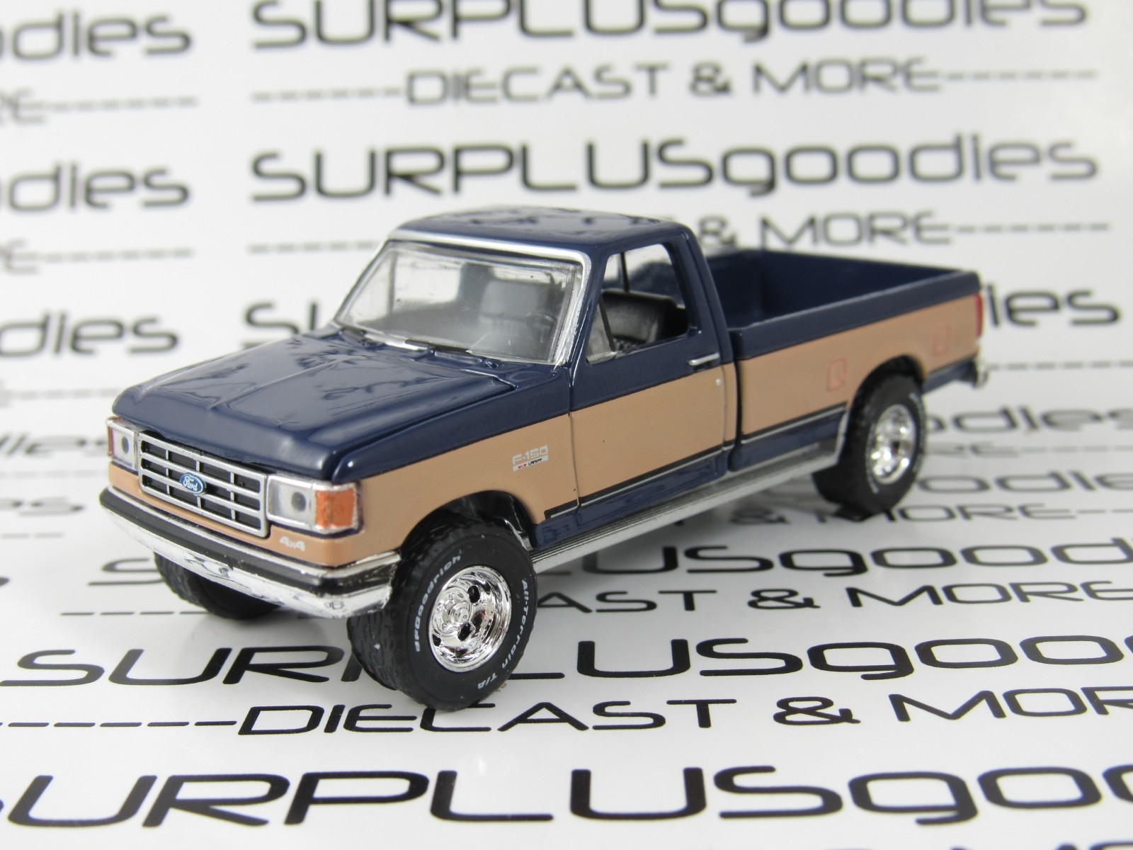 2025 Greenlight 1:64 LOOSE Blue 1987 FORD F150 F-150 XLT LARIAT Farm Work Pickup
