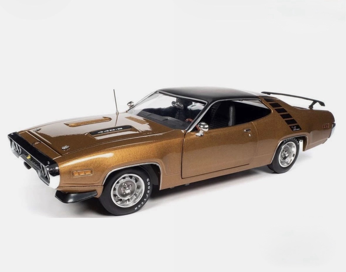 1971 Plymouth Road Runner Gold Leaf Metallic 1/18 Auto World HTF !