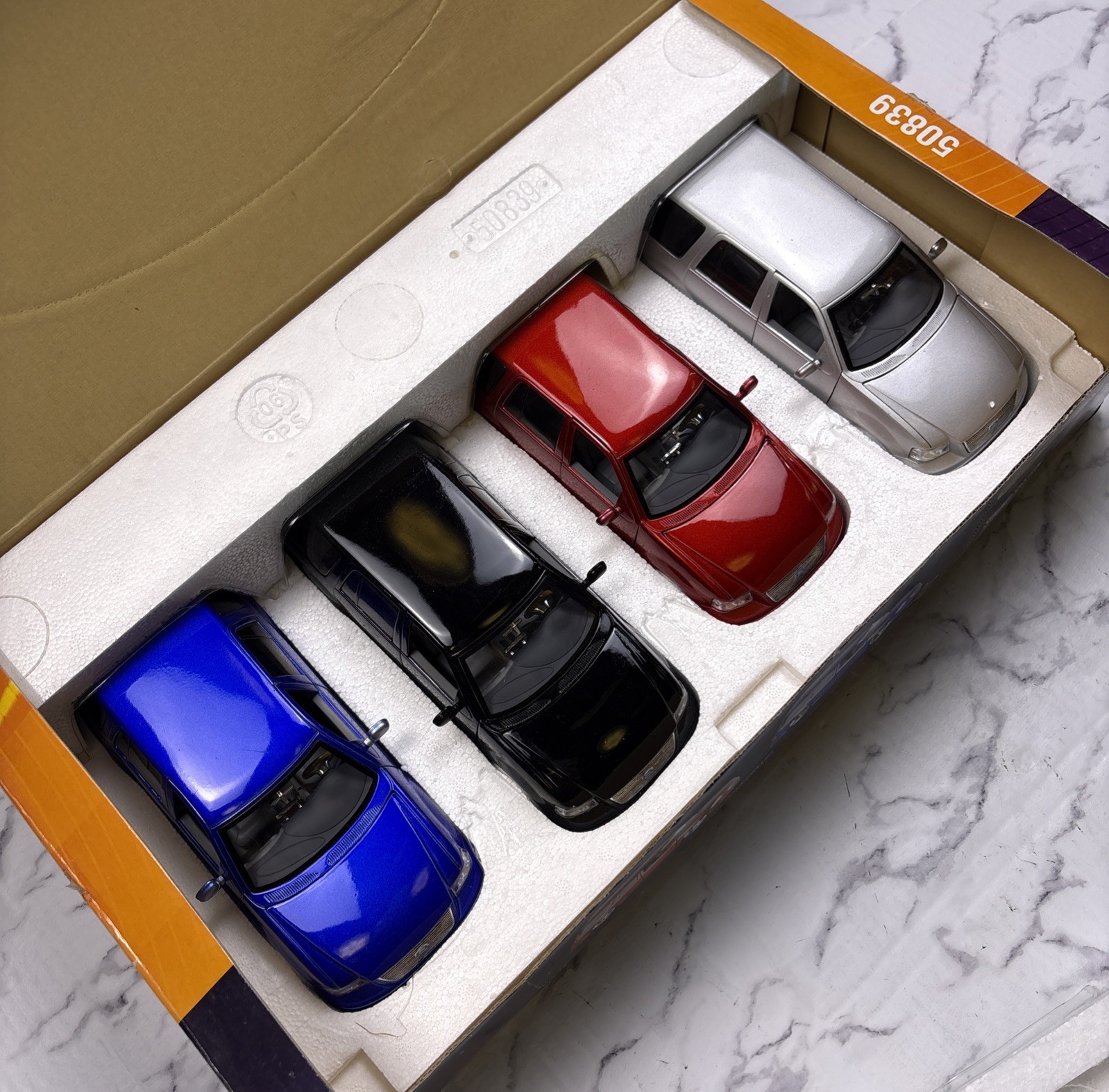 NEW Jada 1:24 Dub City Pack Of 4 2003 Ford Expedition Red Blue Silver Black🔥🔥