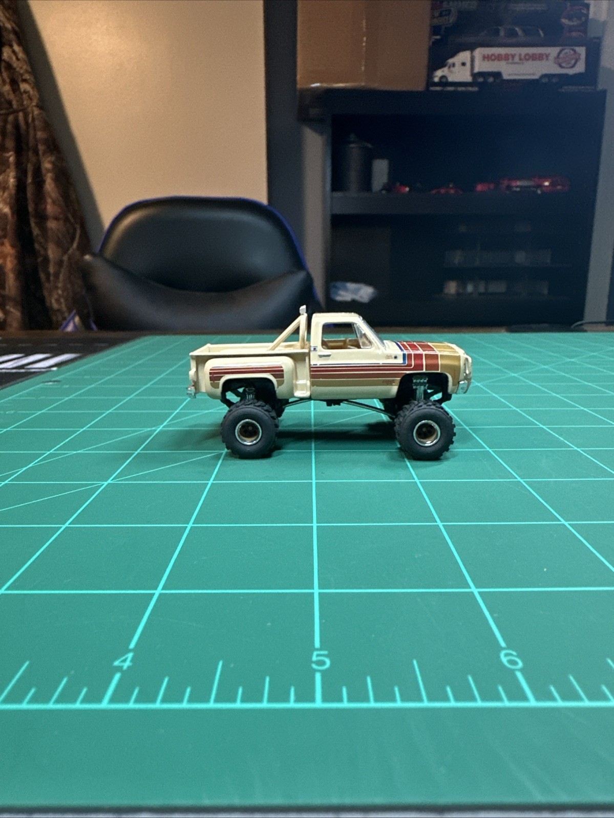CUSTOM LIFTED M2 MACHINES 1976 GMC SIERRA CLASSIC SQUAREBODY DESERT FOX