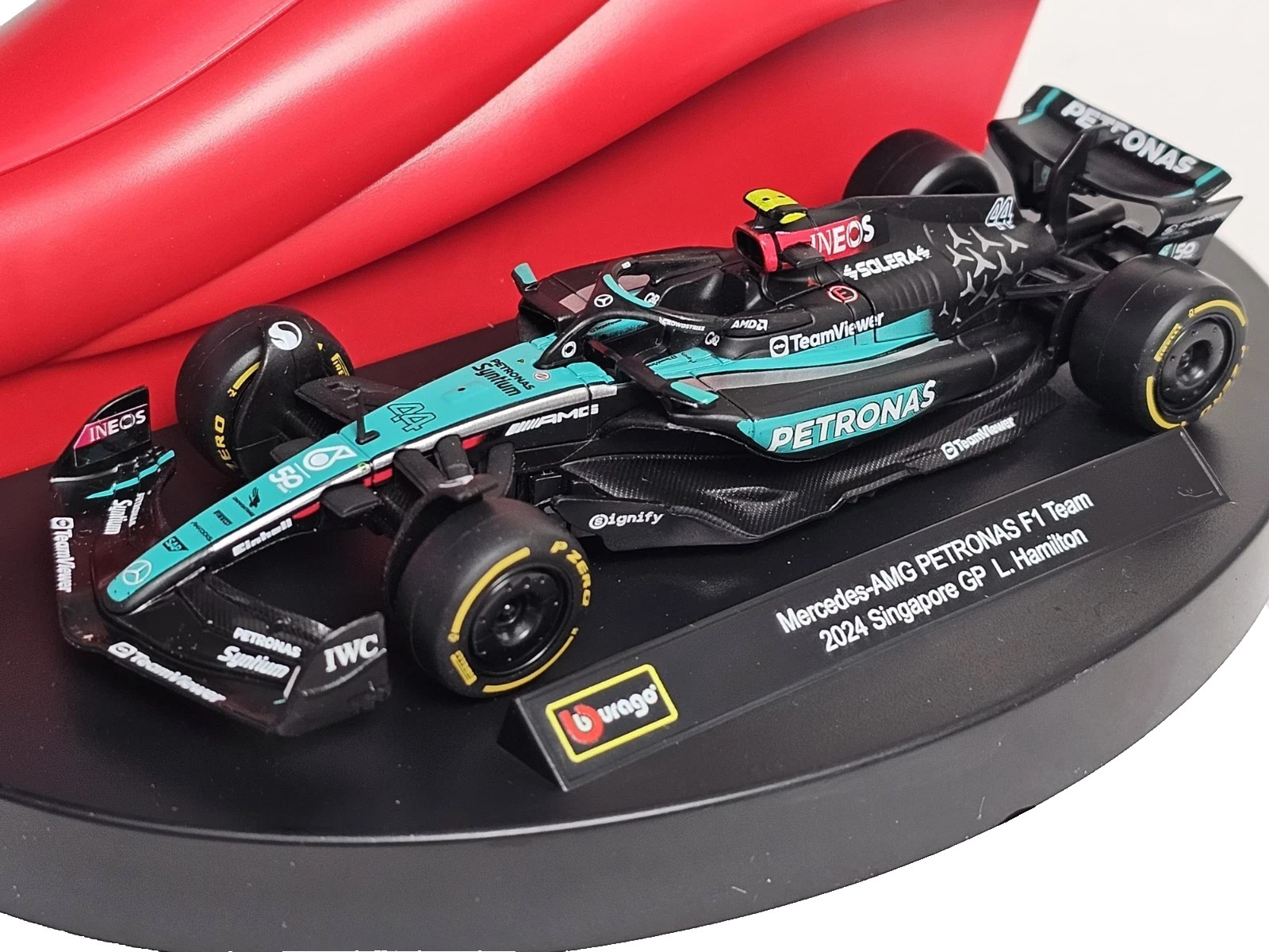 1:43 1/43 Mercedes AMG Hamilton #44 W15 2024 Singapore Petronas F1 Car Display