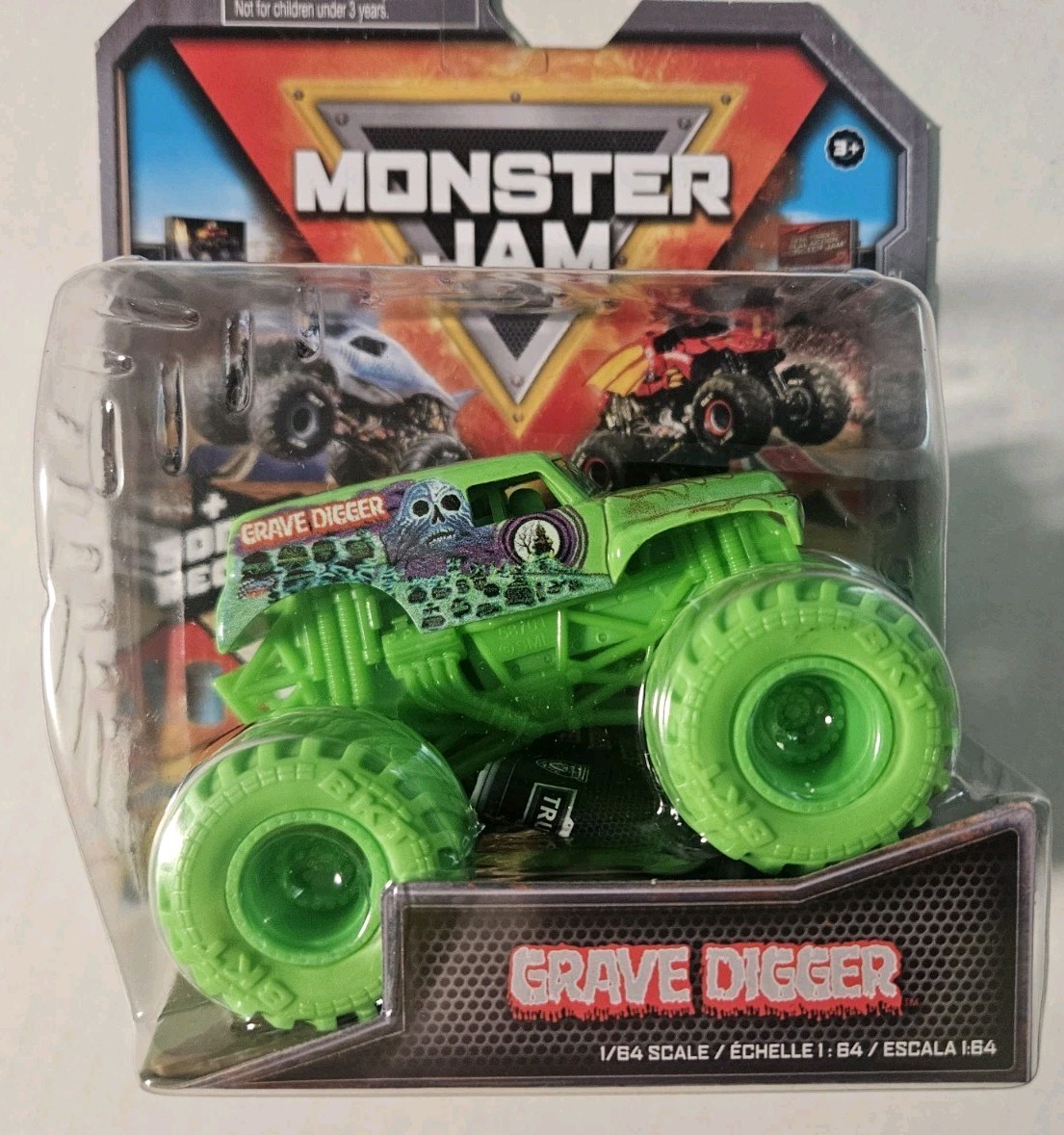 Monster Jam Truck Grave Digger 2022 Green 1:64 New Sealed Fast Shipping