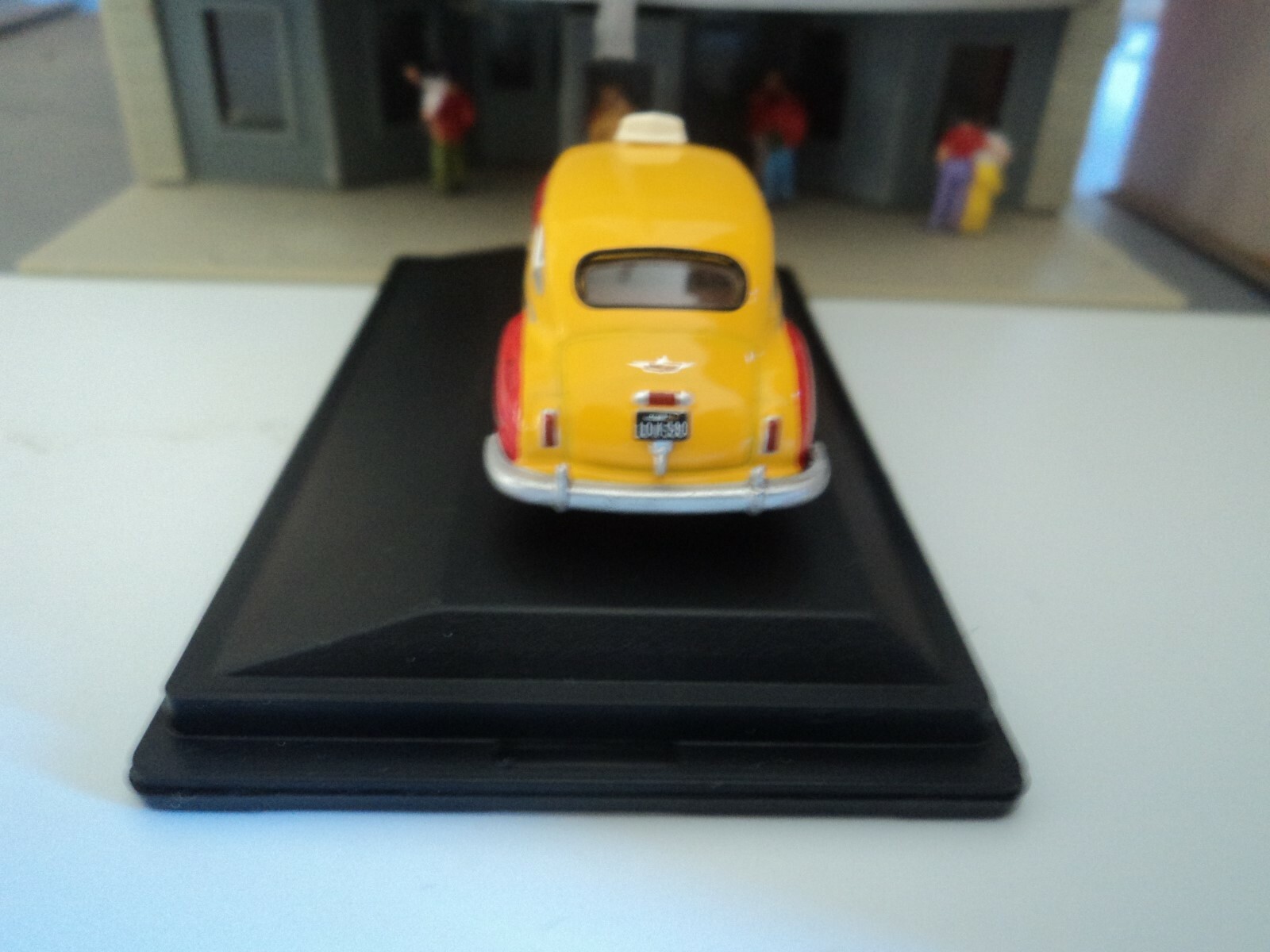 Oxford 1946-1948 DESOTO SUBURBAN Taxi 1/87 HO diecast car