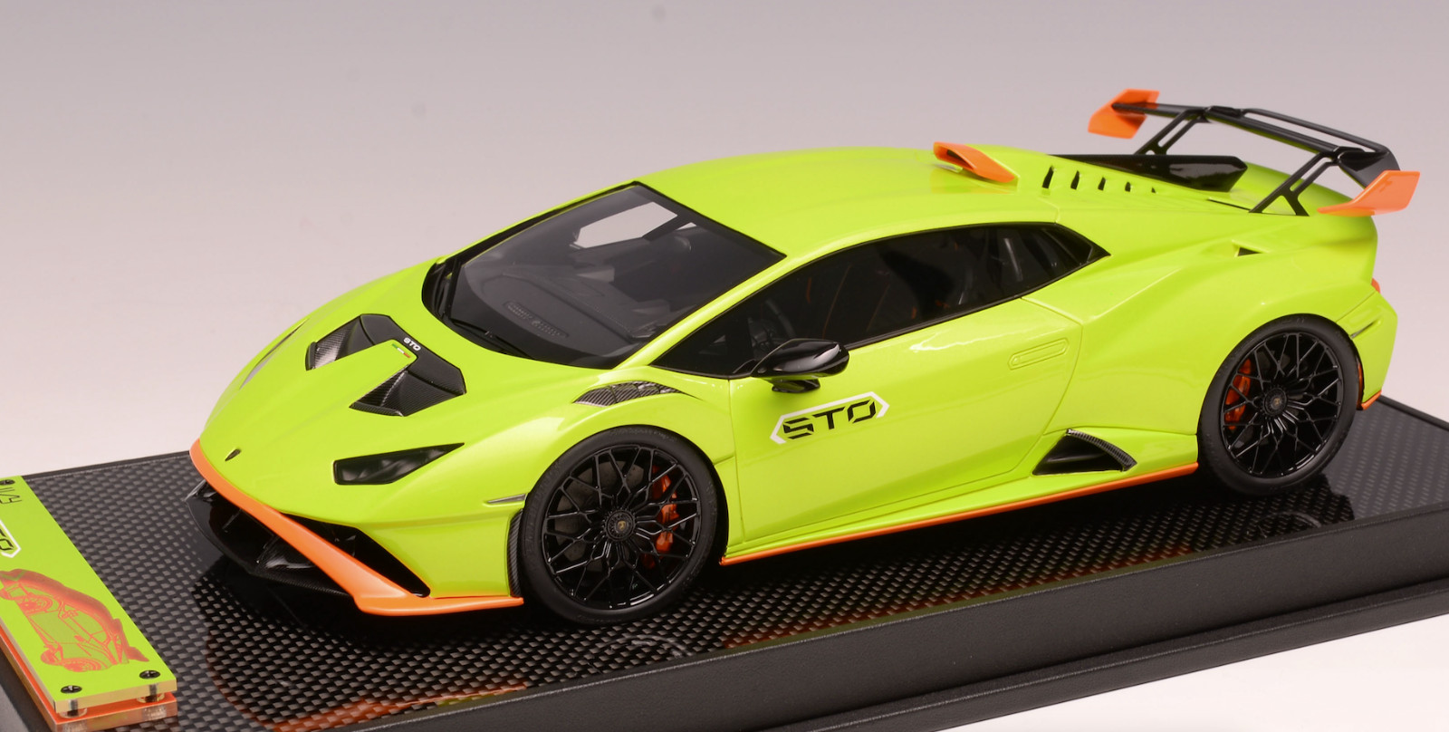 1/18 Ivy Models Lamborghini Huracan STO Gloss Green /Orange Accent Carbon 15 pcs