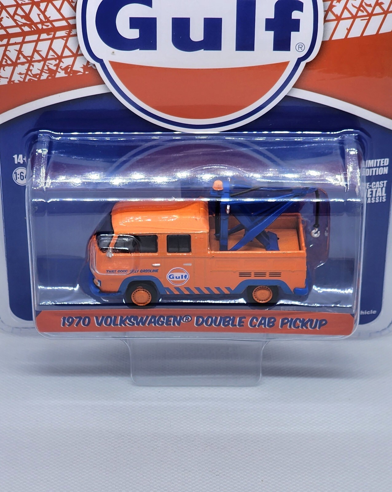 GREENLIGHT HOBBY EXCLUSIVE GULF OIL 1970 VOLKSWAGEN DOUBLE CAB TOW TRUCK!!!