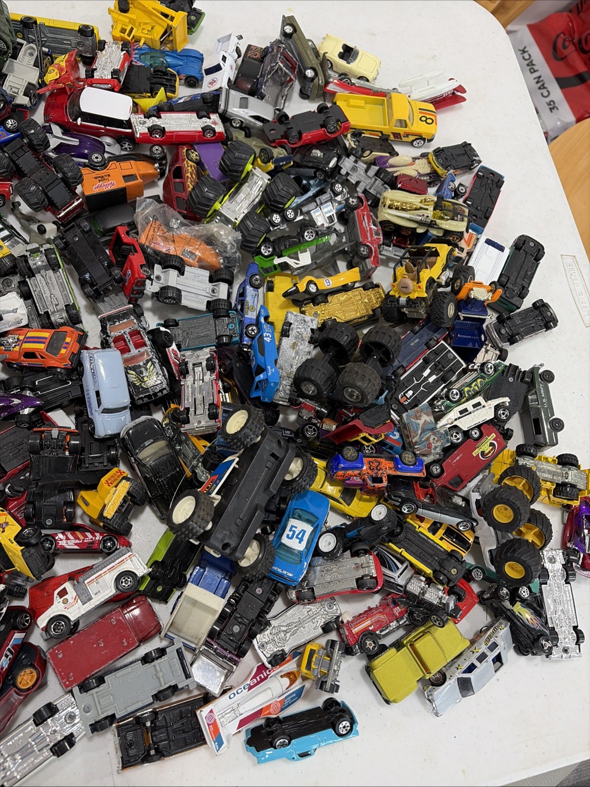 Huge Lot Hot Wheel Die Cast Cars Matchbox And Others Used – Full Box 26 Pounds