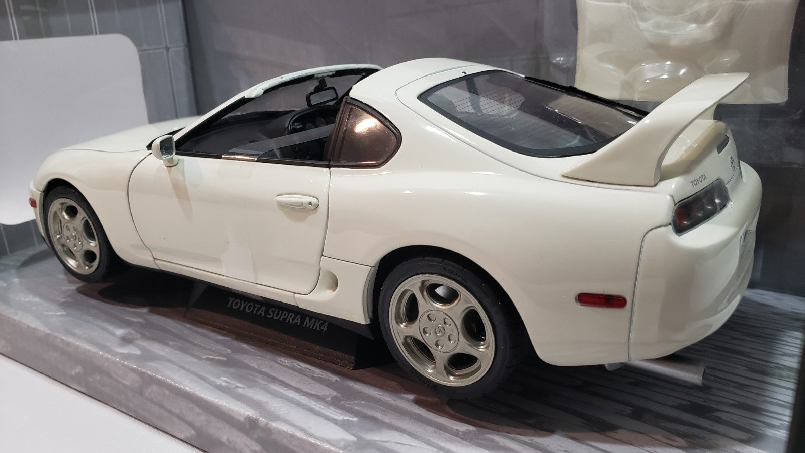 1/18 JDM Toyota Supra Targa MK4 1993 MKIV RH Drive Removable Top NEW S1807602