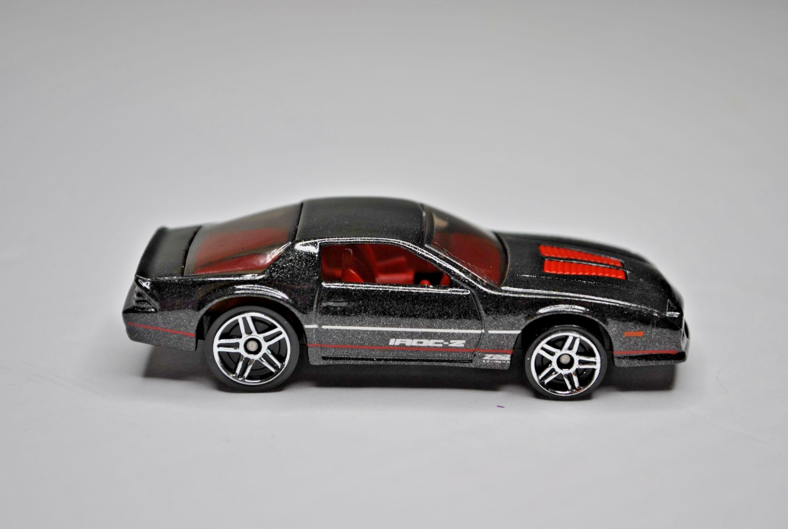 Hot Wheels Camaro IROC Z lot of 3 Red Black and blue multipack exclusive Loose