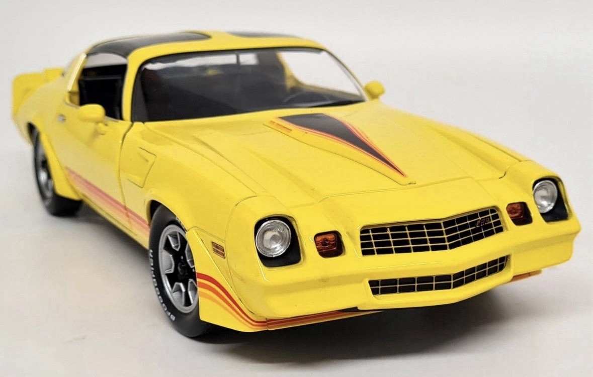 1980 Chevrolet Camaro Z/28 Bright Yellow Greenlight Diecast 1/18 Us Seller !
