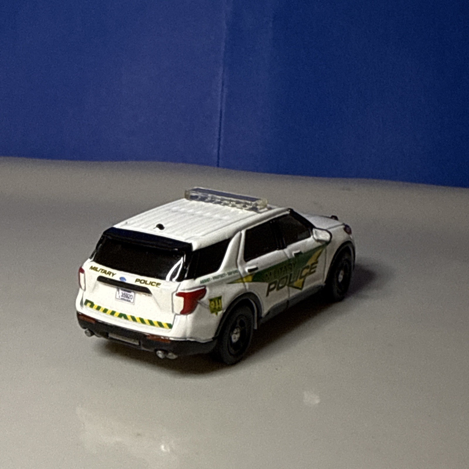 Greenlight 1:64 Ford Explorer Custom US Army Military Police