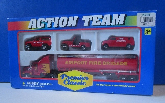 Yat Ming – Die-Cast Metal and Plastic Set – Airport Fire Brigade – NOS