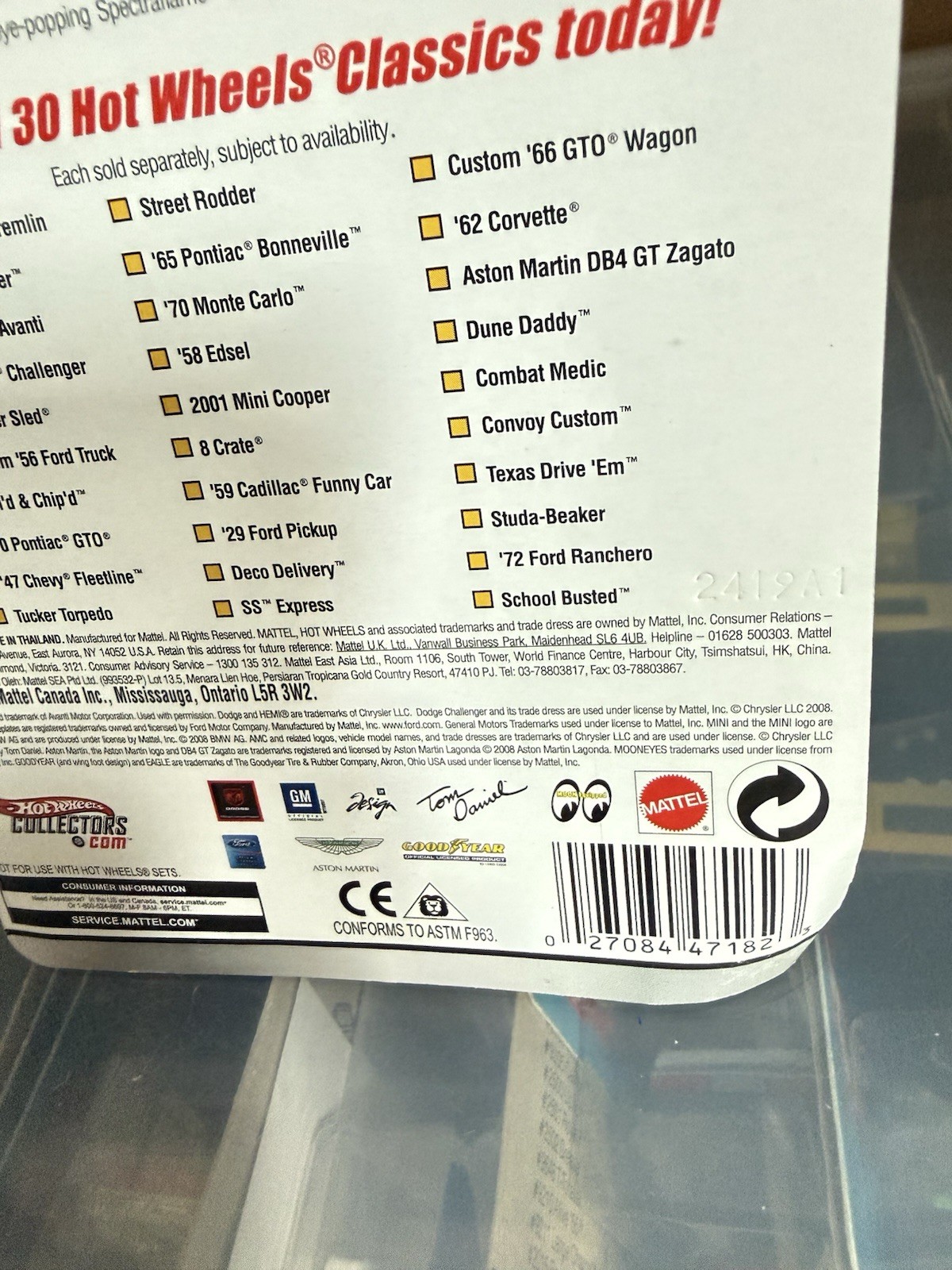 Hot Wheels Classics Series 5 – Combat Medic, Orange, non mint card
