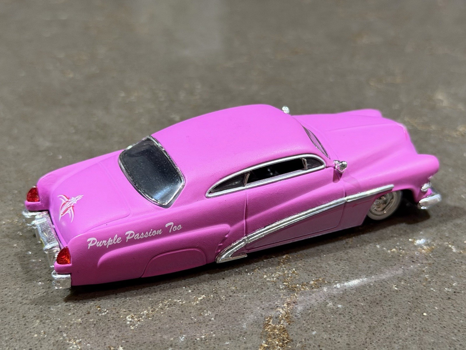 Hot Wheels 100% ROD & CUSTOM 51 MERC 1:64