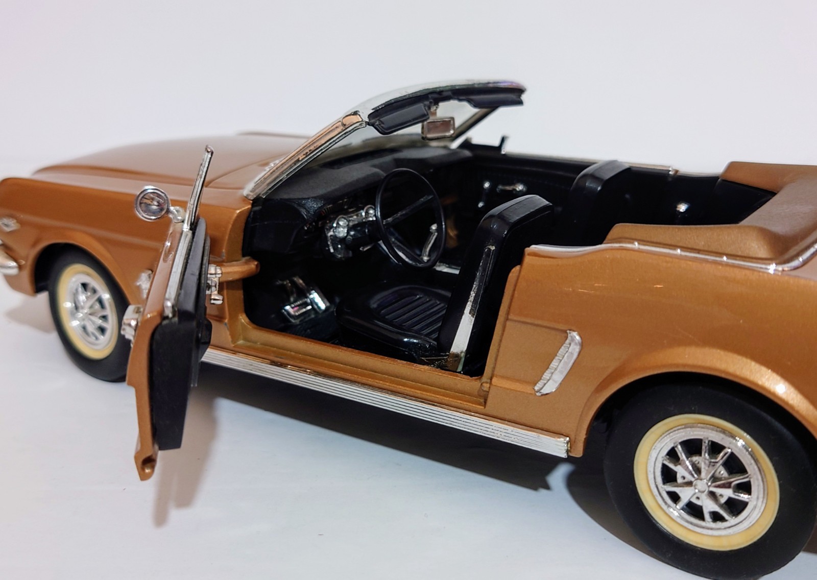 1:18 MIRA CALIDAD GOLDEN LINE 1964 1/2 FORD MUSTANG CONVERTIBLE BROWN BRONZE HTF
