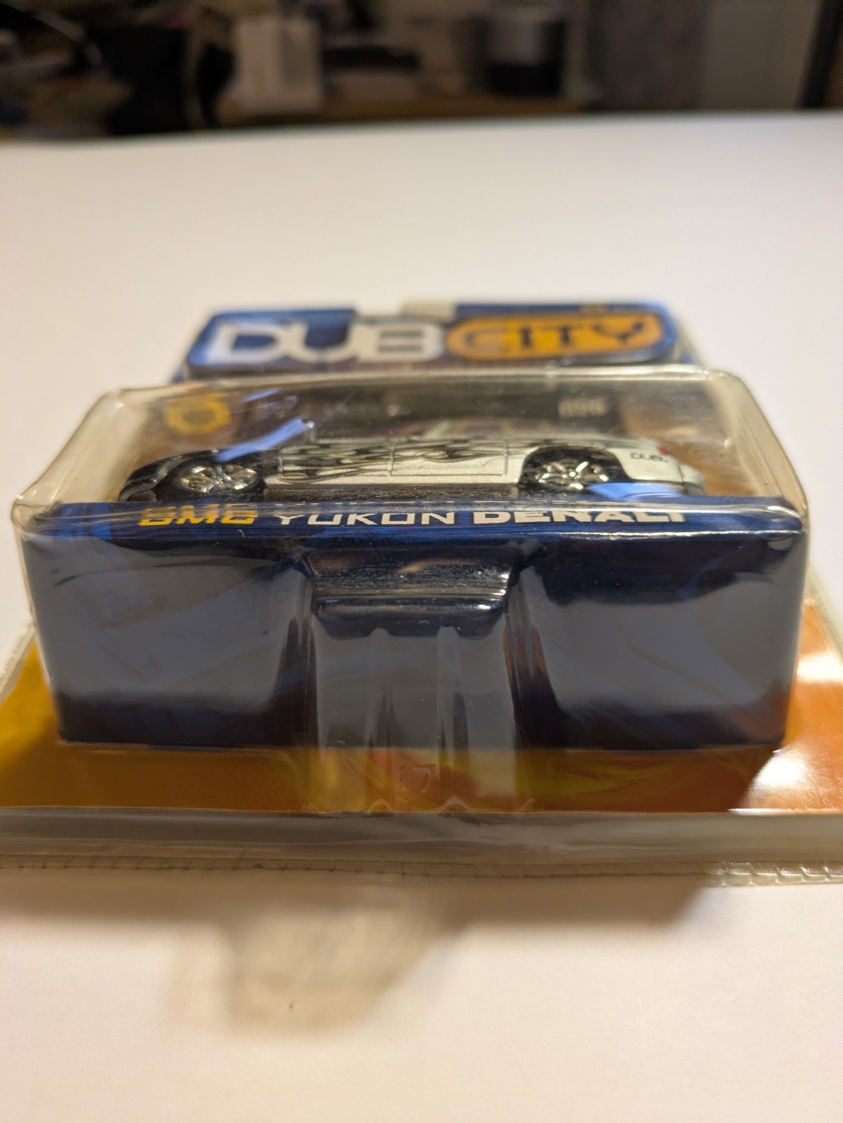 JADA Toys 2003 DUB CITY GMC YUKON DENALI – Silver/Black Flames sealed package#29