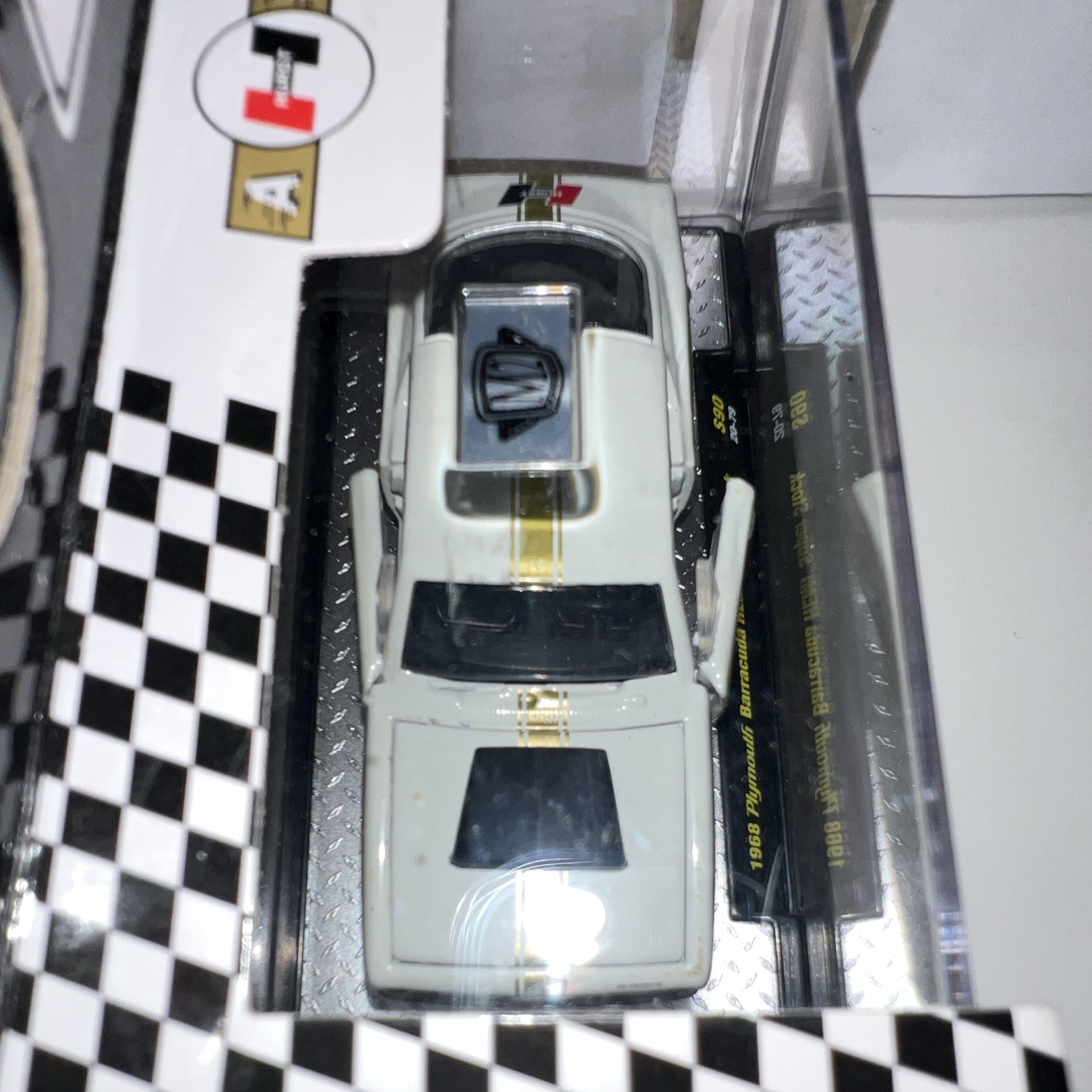 M2 Machines O’reilly Hurst 1:64 1968 Plymouth Barracuda HEMI Super Stock S90