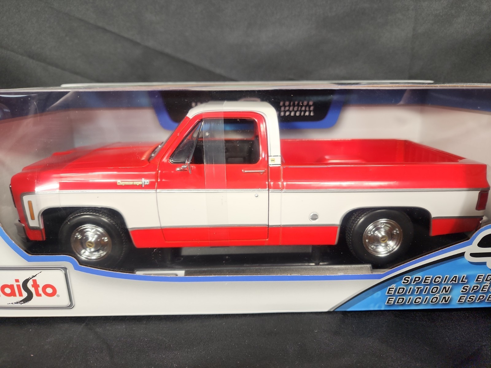 1974 Chevrolet C10 Cheyenne Super 1:18 Maisto Exclusive Style