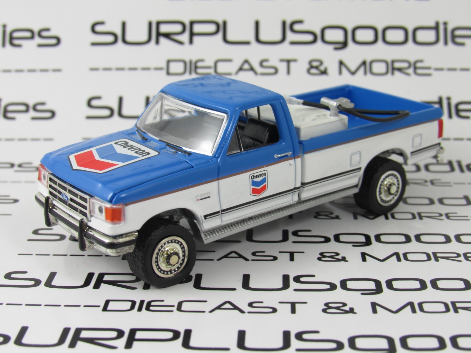 2025 Greenlight 1:64 LOOSE 1991 FORD F250 F-250 XL Farm Work Pickup Truck +Tank