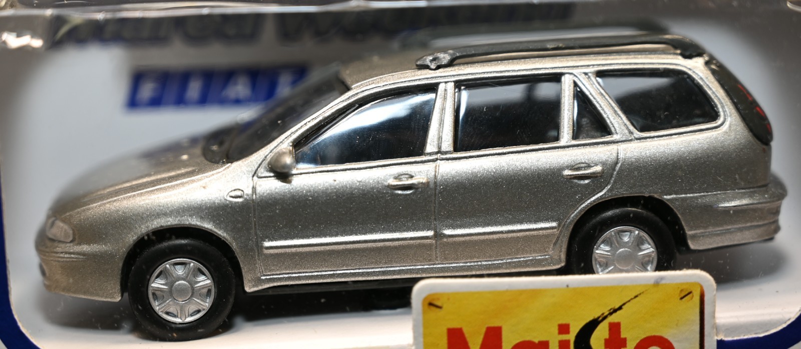 Maisto 1/43 Scale Fiat Marea Weekend Silver Diecast Model Car Station Wagon