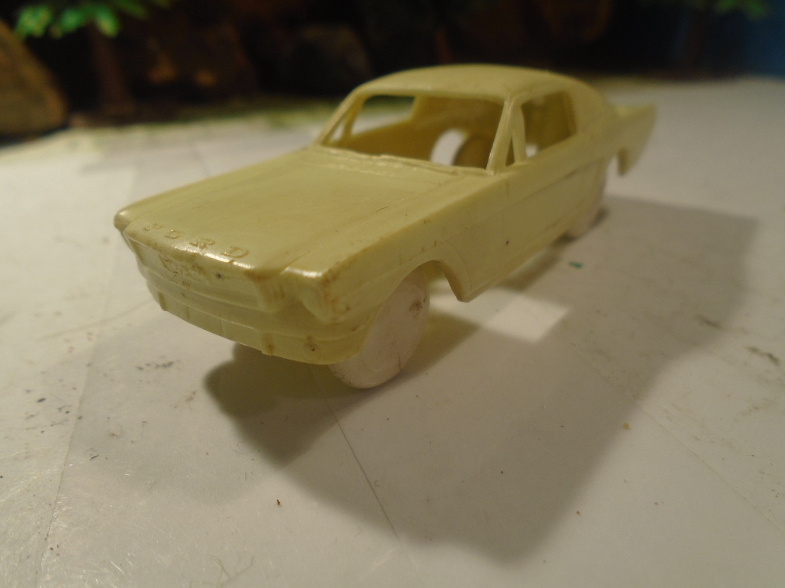 F & F MOLD & DIE WIOK PLASTIC 1/64 SCAKE PLASTIC1966 MUSTANG FASTBACK 1-185-1