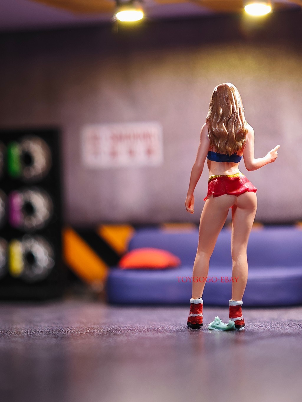 miniature 1/64 figure sexy coser super girl fit 1:64 car street unpaint diorama