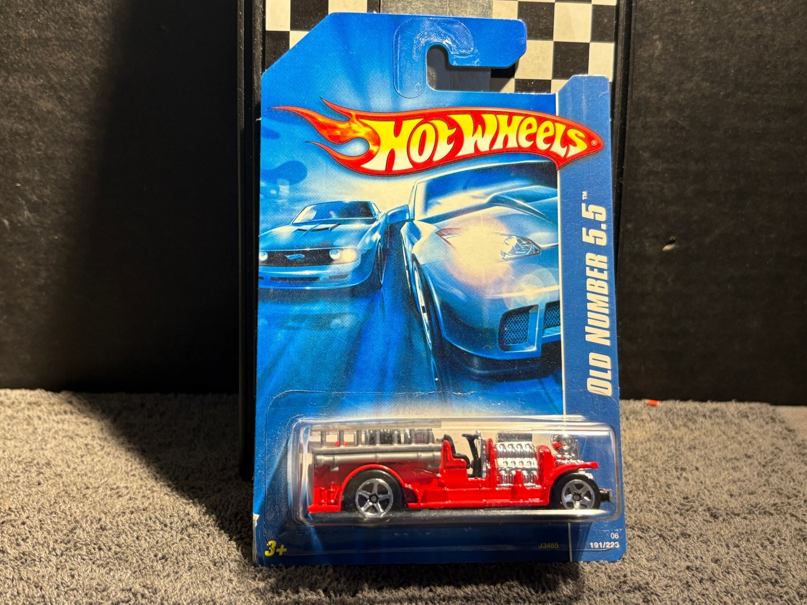 1/64 HOT WHEELS OLD #5.5 FIRE TRUCK 191/225 RED BHW1