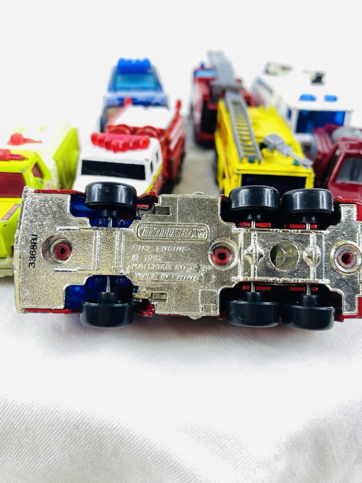 Lot of 8 Matchbox DieCast 1/64 Police, Fire, Rescue Trucks