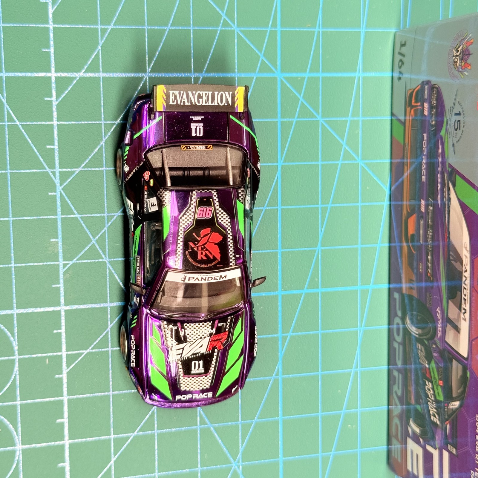 XCartoys Pop Race 1:64 Pandem Silvia S13 Asset EVA Type-01 Open Hood S43-06