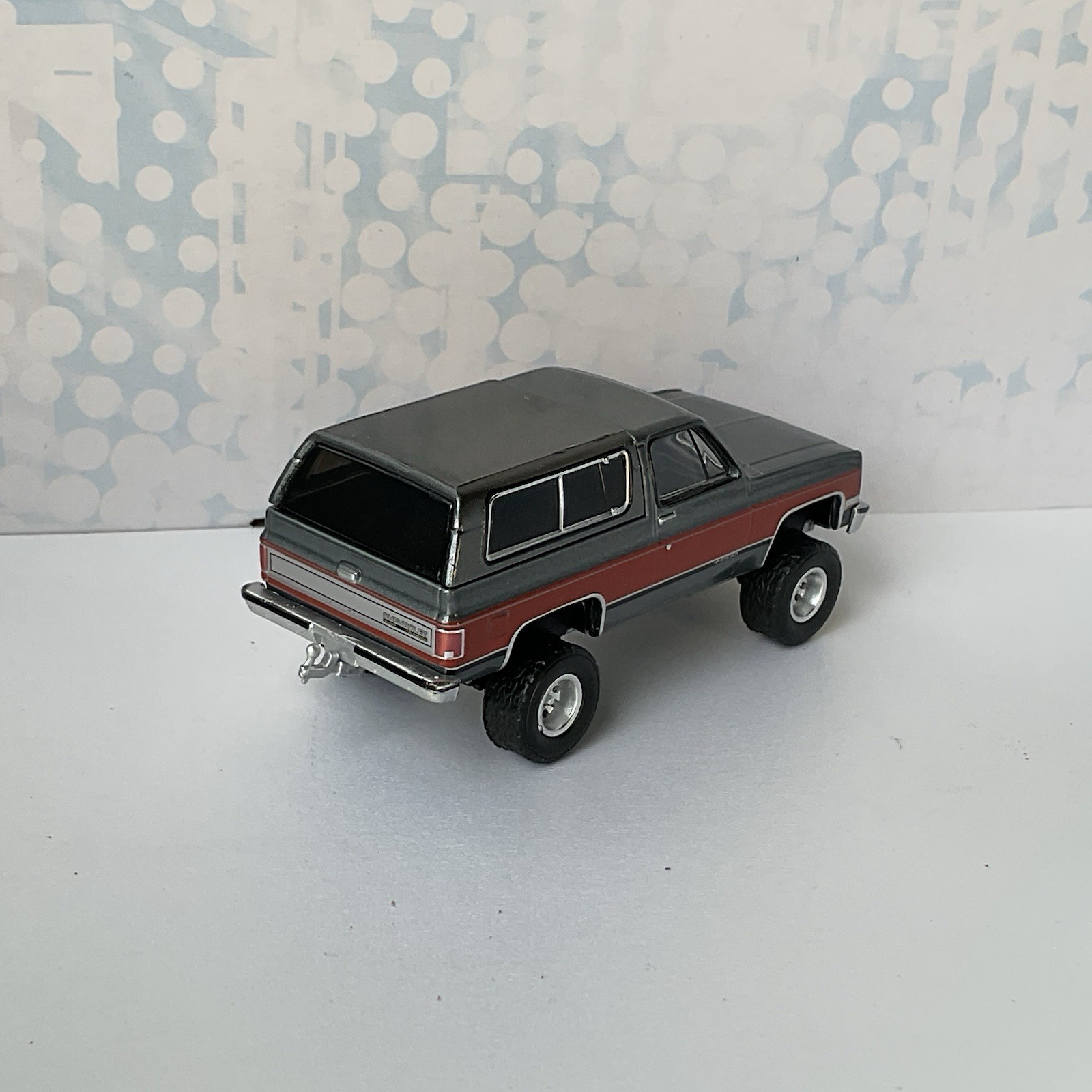 Greenlight 1990 CHEVROLET KS BLAZER Lifted Gray / red REMOVABLE TOP Chevy