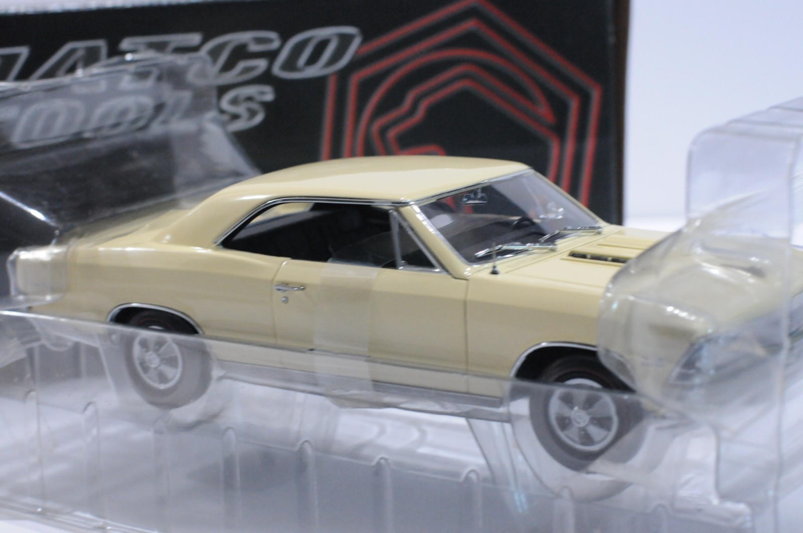 MATCO TOOLS 1966 CHEVY CHEVELLE SS396 CHAMPAGNE SCALE 1:18 LIMITED 1220/1401 NEW