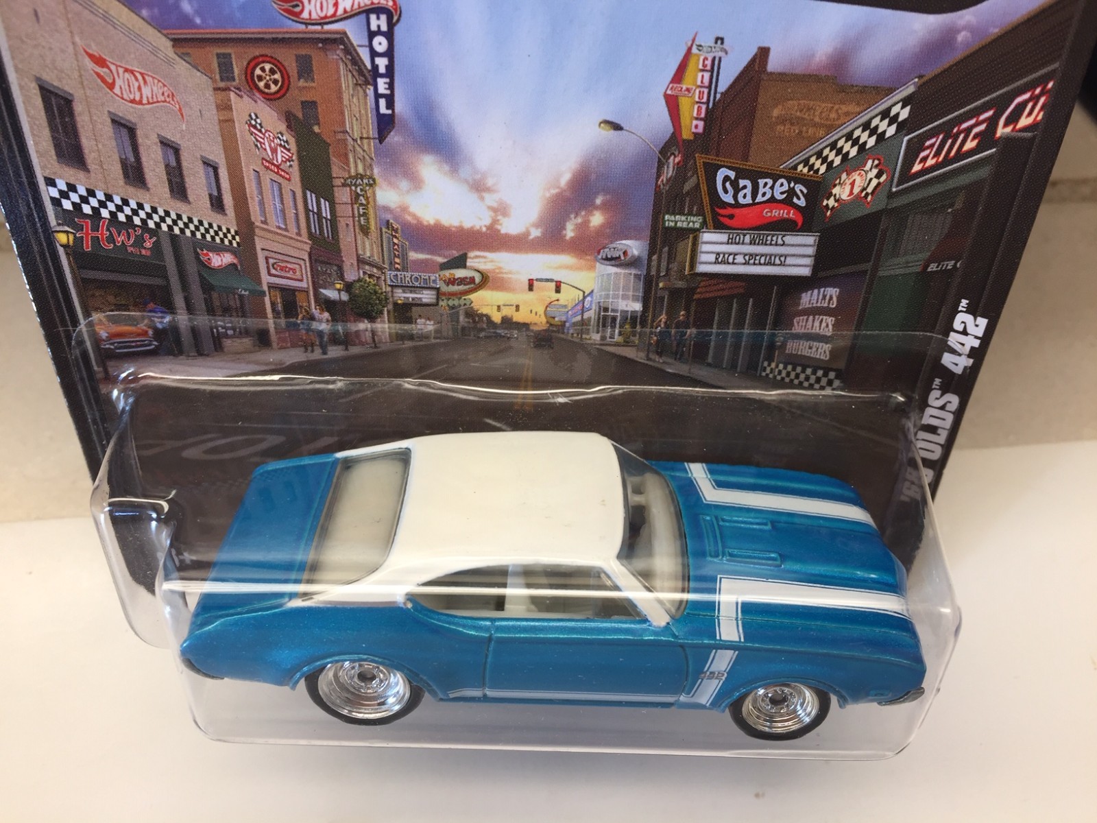 Hot Wheels Boulevard Big Hits ’68 Olds 442 Real Riders 1:64 Blue and White