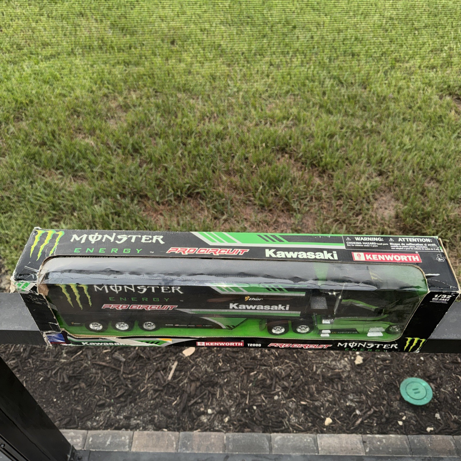 New Ray Thor Kawasaki Monster Energy Diecast 1:32 Tractor Trailer Semi Transport