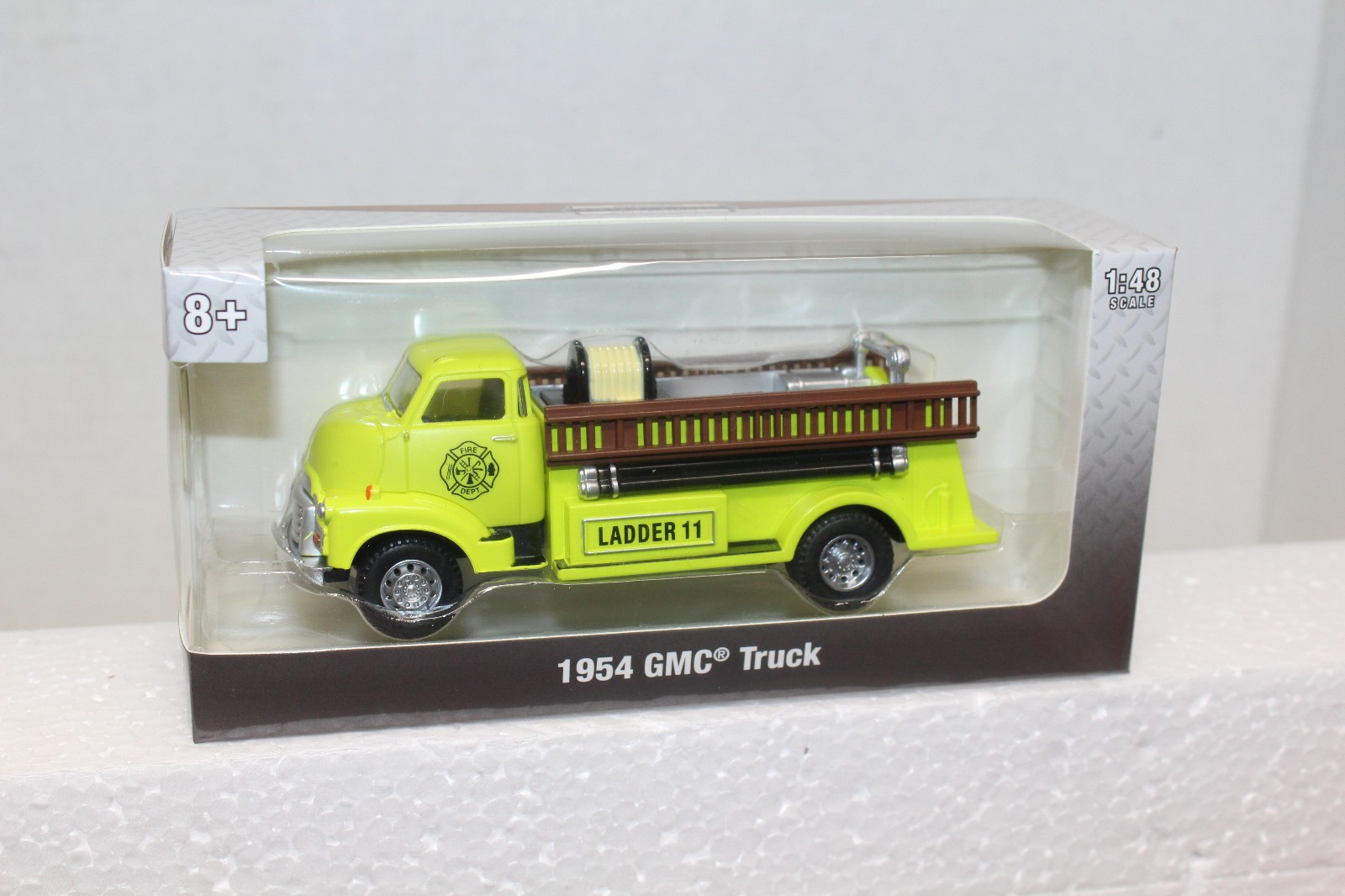 Menards 1:48 Scale FIRE DEPT. 1954 GMC FIRE TRUCK